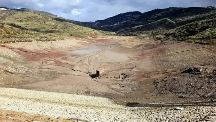 Cyprus is preparing for water supply cuts in 2026, as a prolonged drought strains the island's resources, according to Water Development Department (WDD). plans